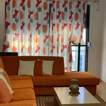 Feels Like Apartment *